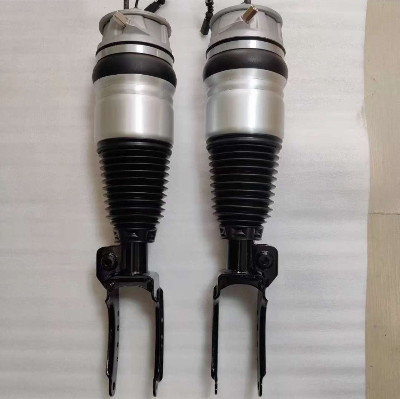 Air Suspension Shock Absorber for Audi Q7 Touareg Cayenne Air Suspension Shock Absorber for Audi Q7 Touareg Cayenne - Image 3