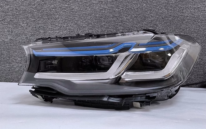 BMW G30 Blue Eyebrow Headlights