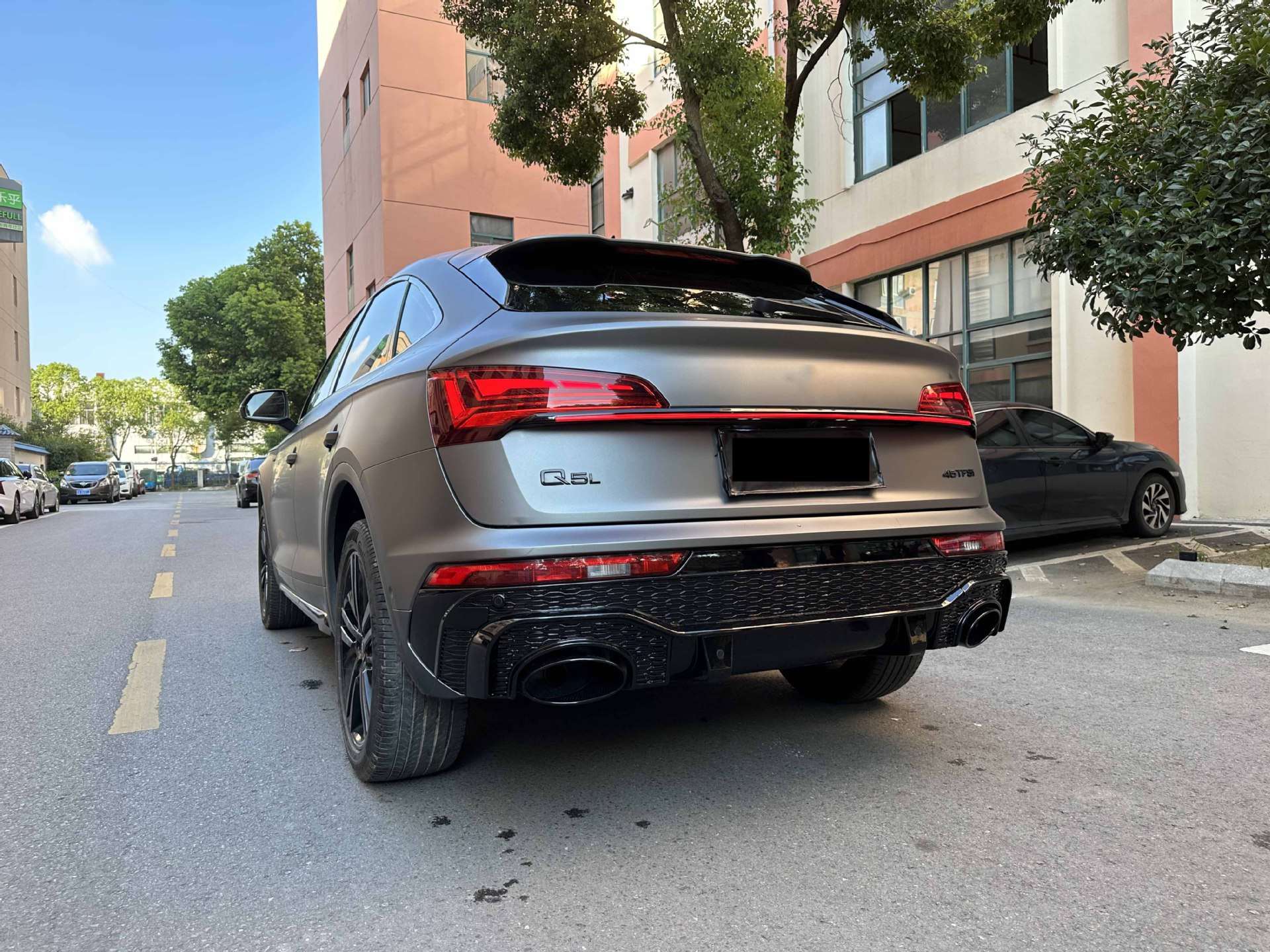 Audi Q5L Sportback RSQ8 Style Diffuser – Honeycomb Black image 2 product detail