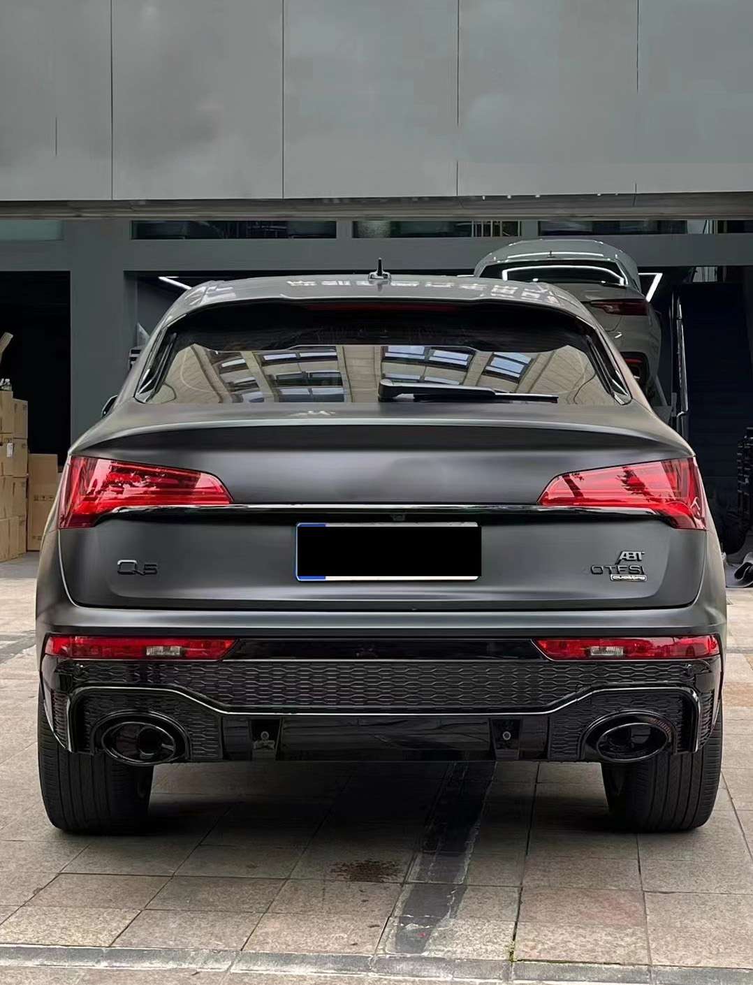 Audi Q5L Sportback RSQ8 Style Diffuser – Honeycomb Black image 5 product detail