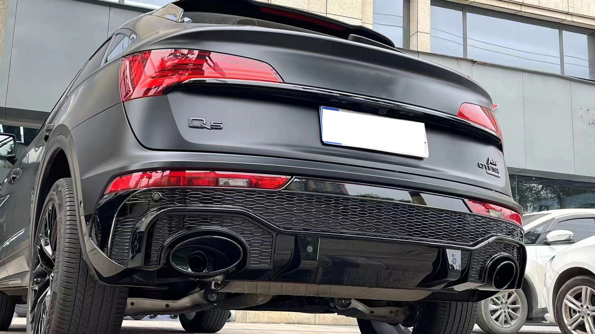 Audi Q5L Sportback RSQ8 Style Diffuser – Honeycomb Black image 6 product detail
