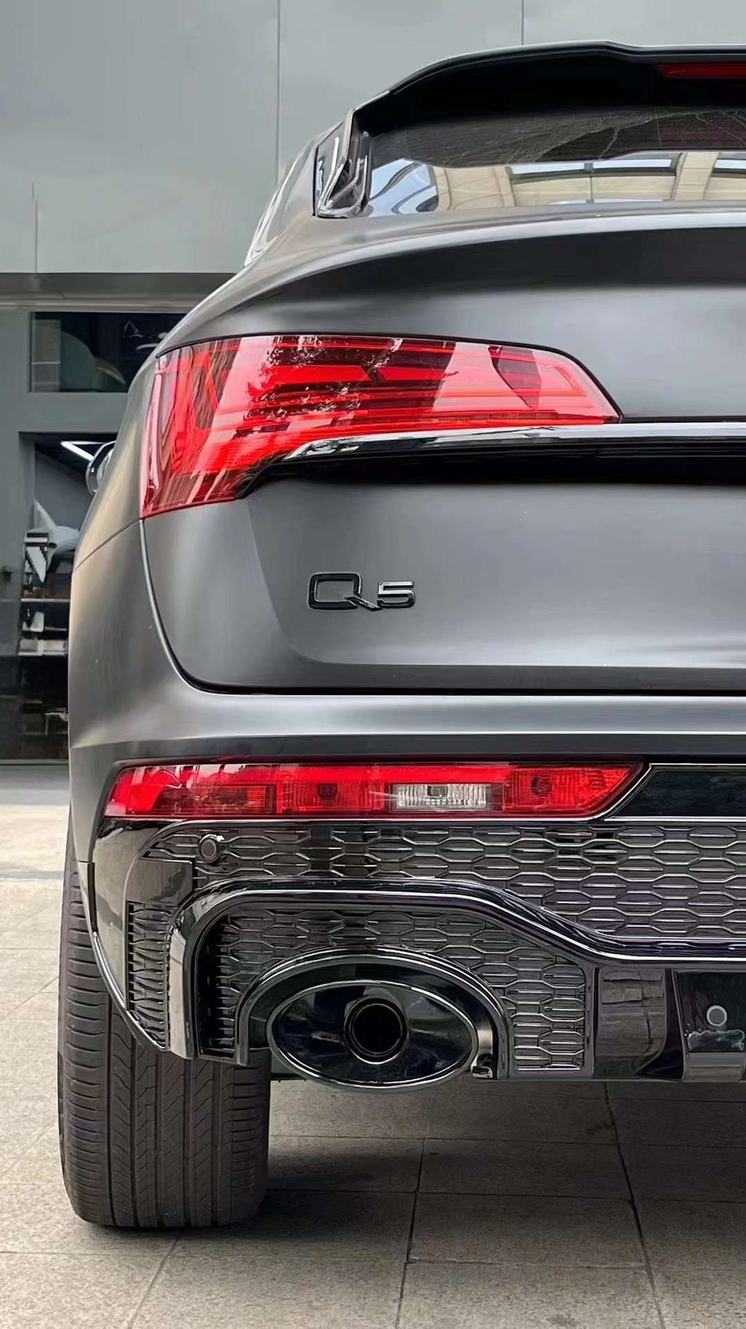 Audi Q5L Sportback RSQ8 Style Diffuser – Honeycomb Black image 7 product detail