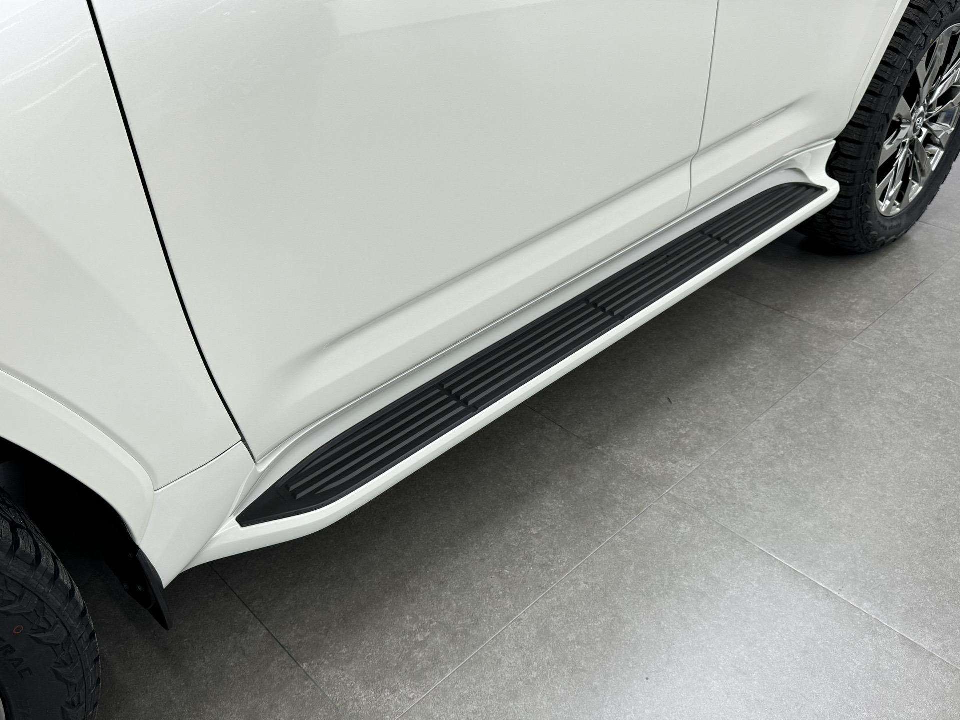 Toyota Land Cruiser LC200 to LC300 Body Kit 2008-2021 image 7 product detail