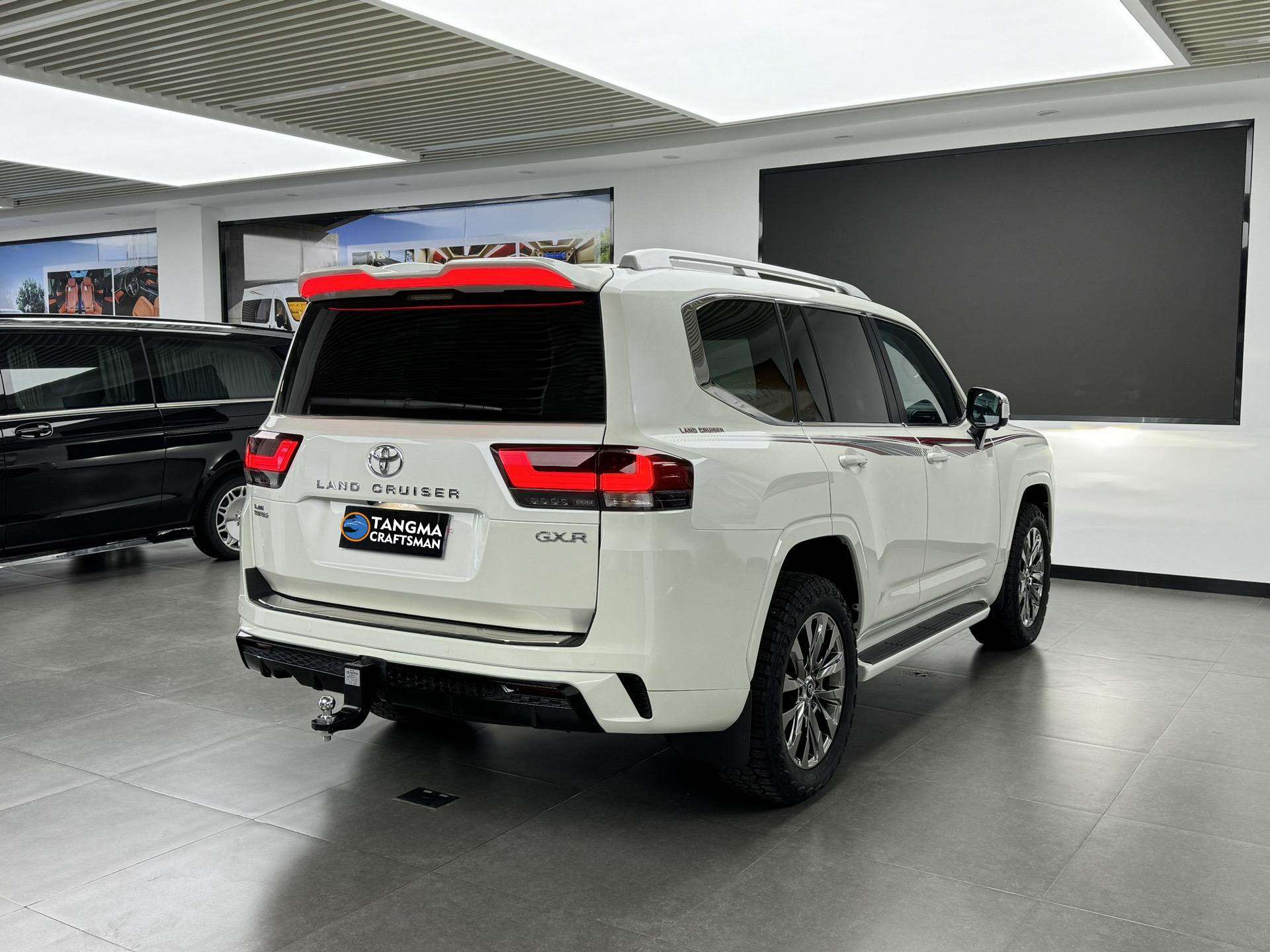 Toyota Land Cruiser LC200 to LC300 Body Kit 2008-2021 image 9 product detail