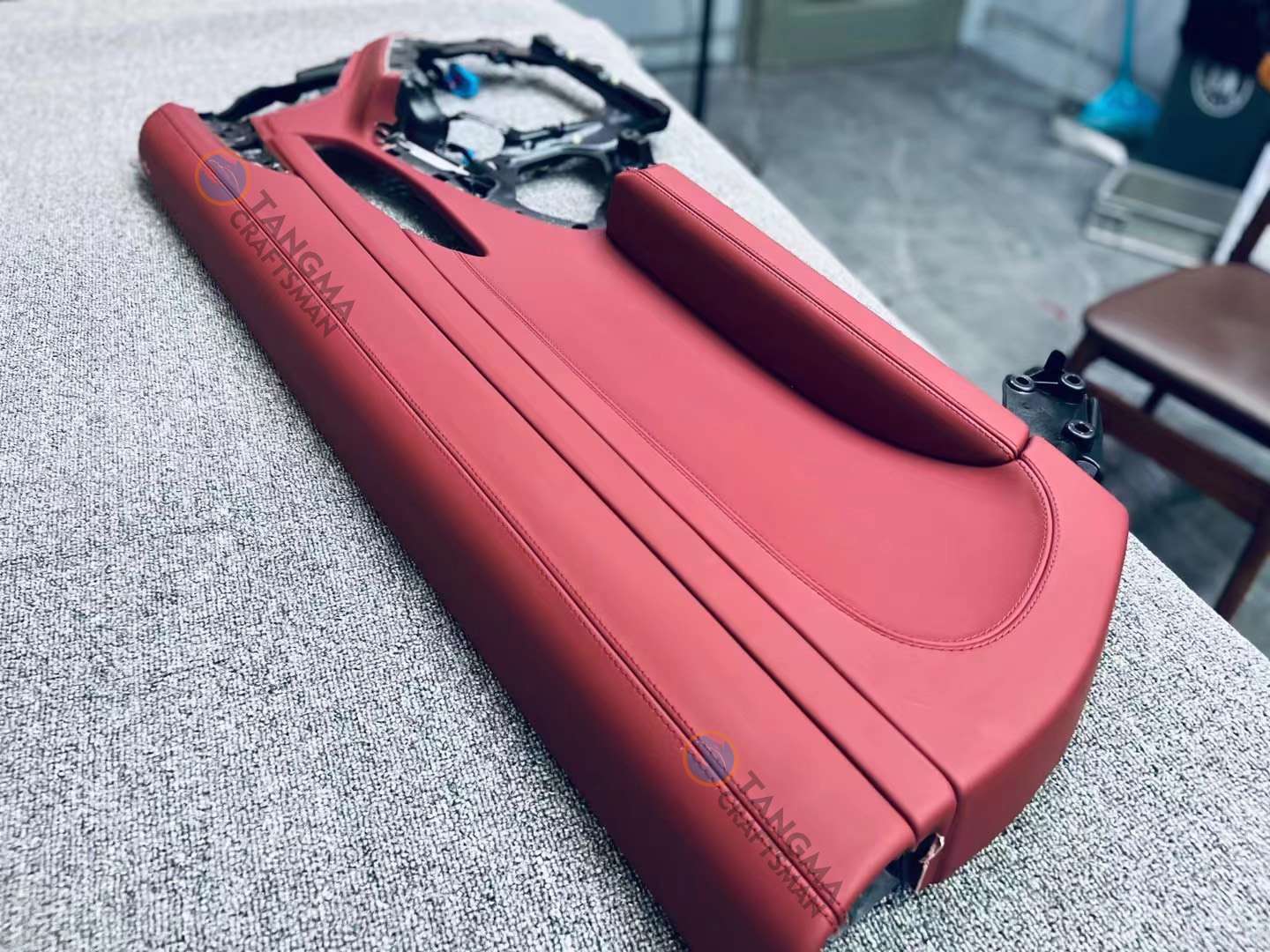 Porsche Macan Bordeaux Red Interior Kit: 1:1 OEM Leather image 9 product detail