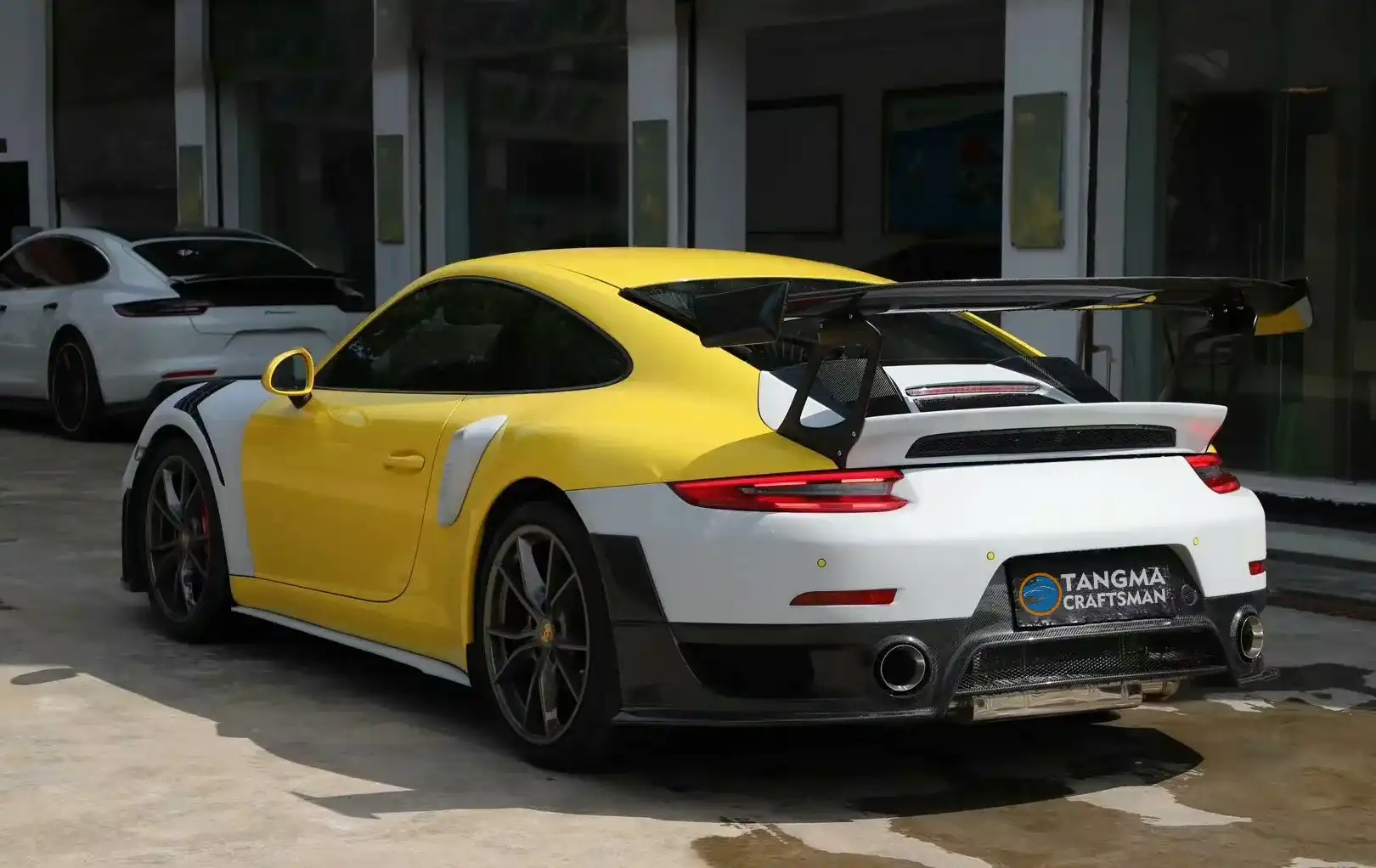 Porsche 911 992 GT3 RS Style Carbon Fiber Kit image 11 product detail