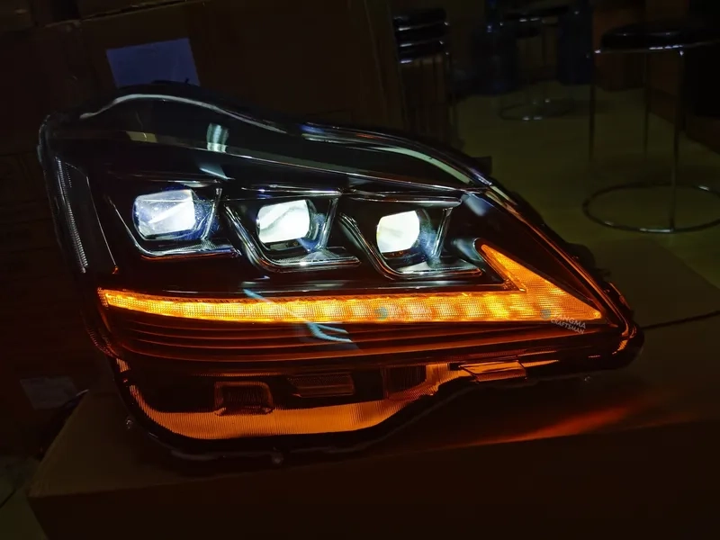 2003+ Toyota Crown Headlight Assembly Lexus Style LED DRL